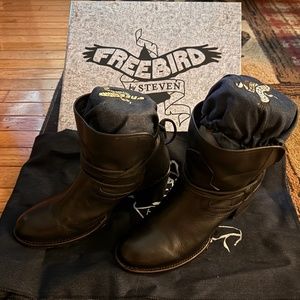 Free birds Boots